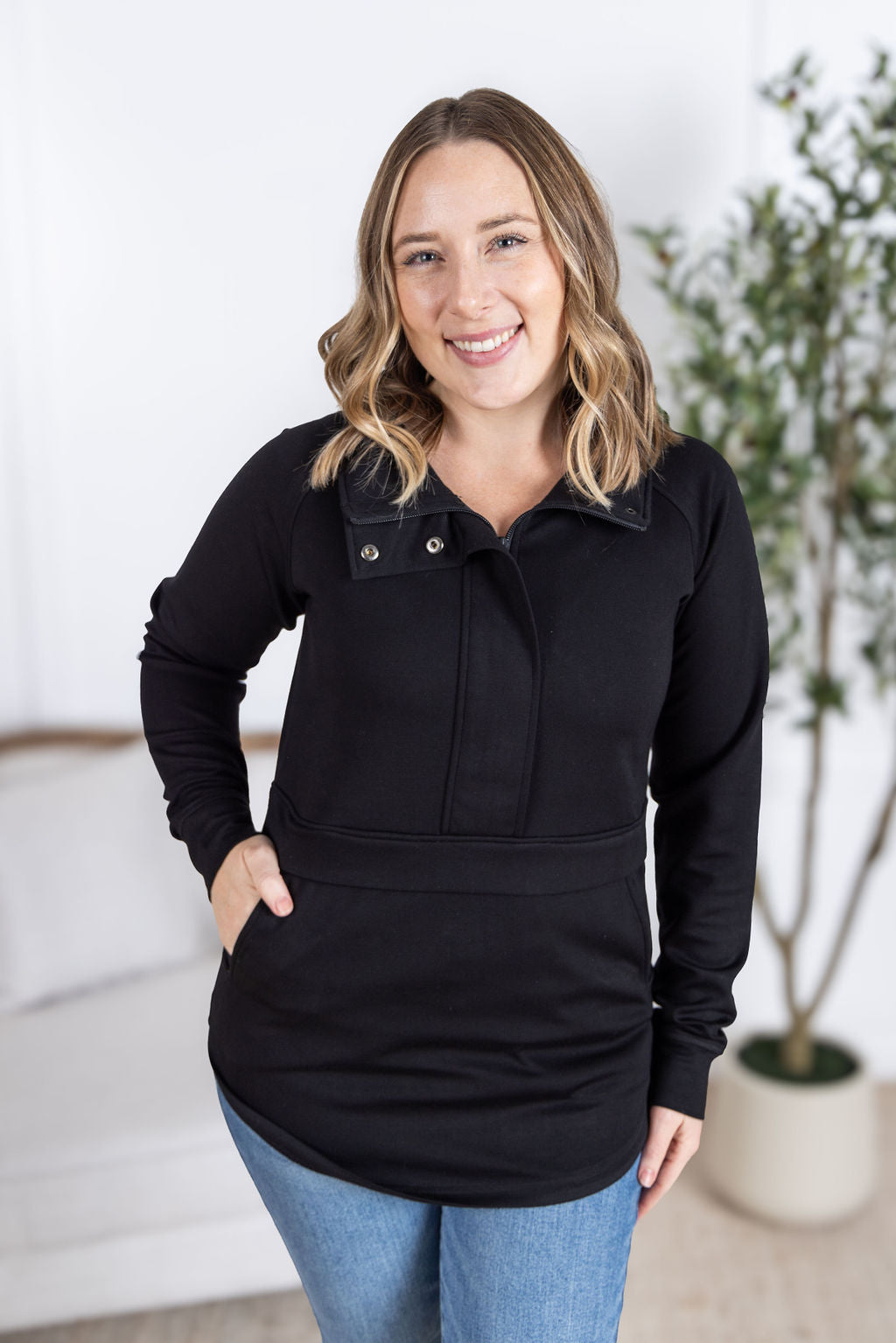 IN STOCK Mia Scuba Halfzip - Black FINAL SALE