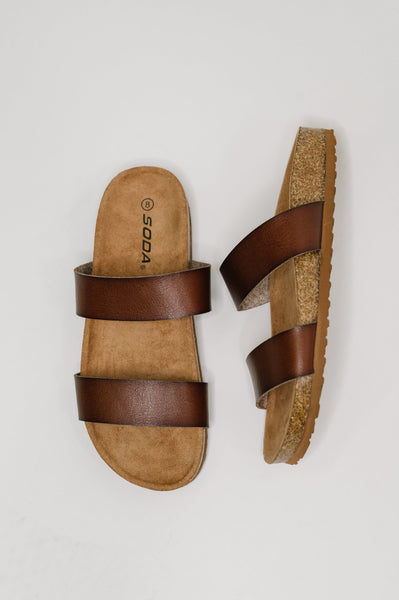 Eulee Round Toe Slip On Sandal in Light Brown