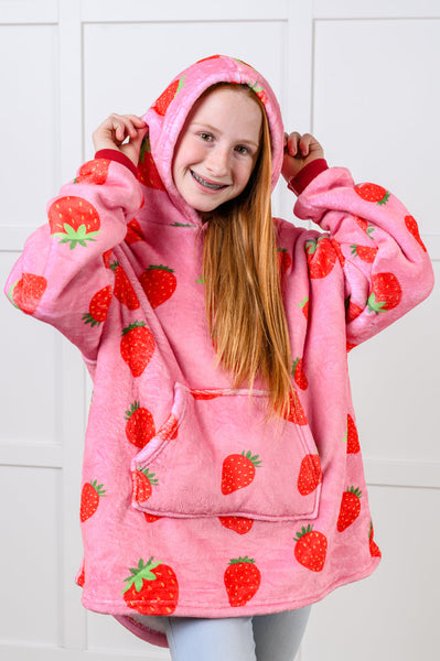 Kids Oversized Hoodie Blanket in Strawberry